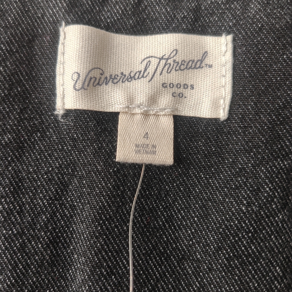 Universal Thread Charcoal Mini Vest